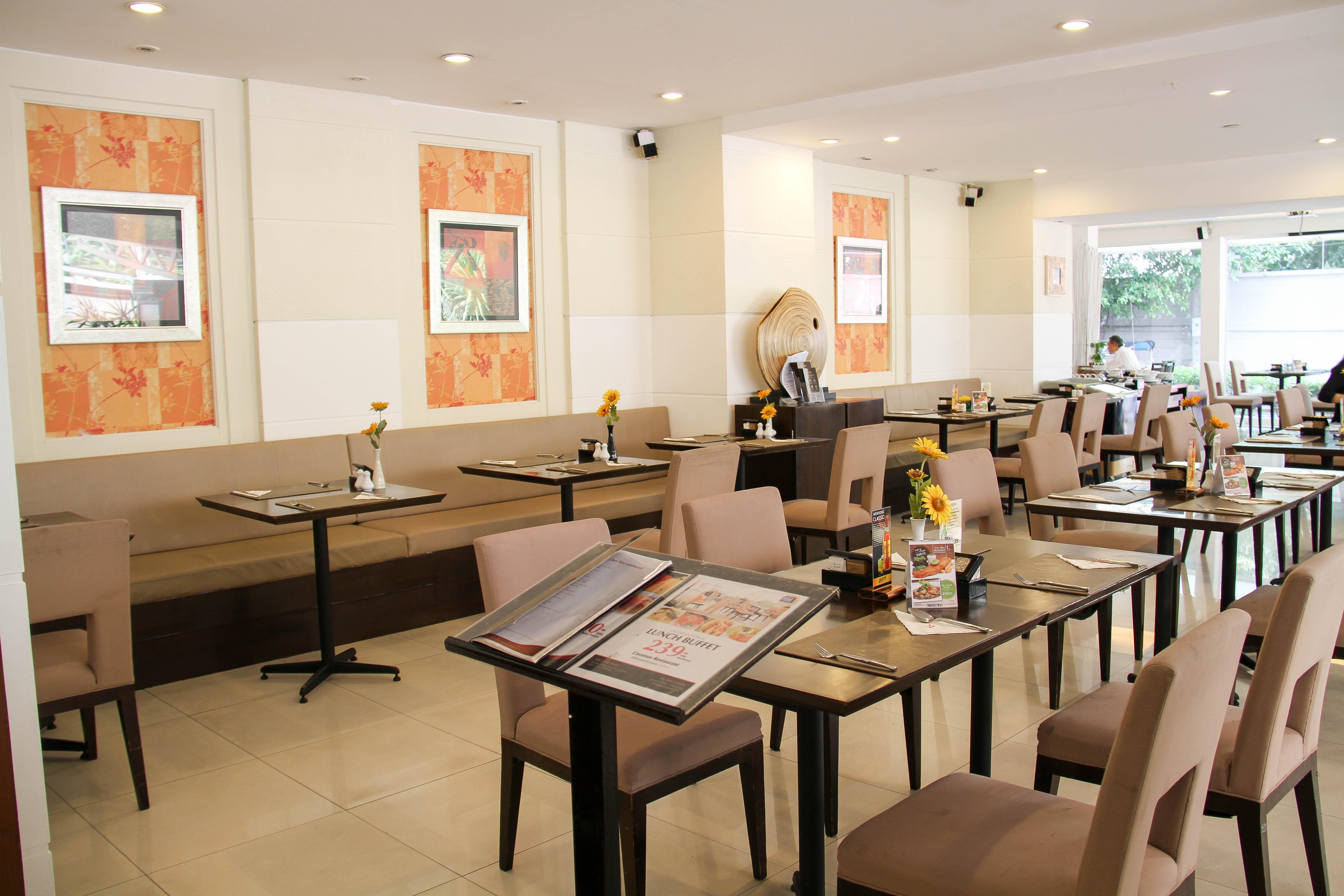 Furamaxclusive Sathorn, Bangkok Otel Dış mekan fotoğraf