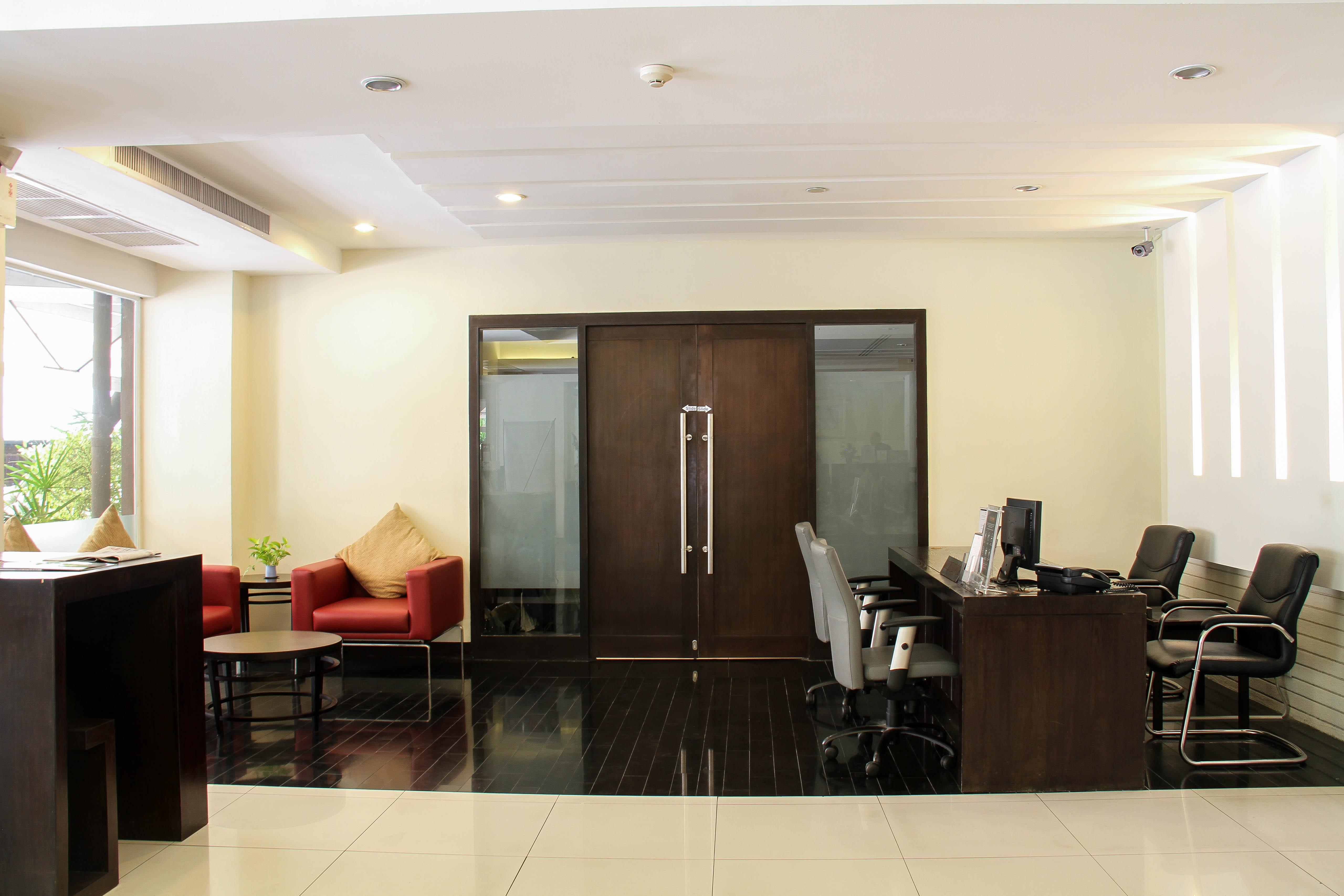 Furamaxclusive Sathorn, Bangkok Otel Dış mekan fotoğraf