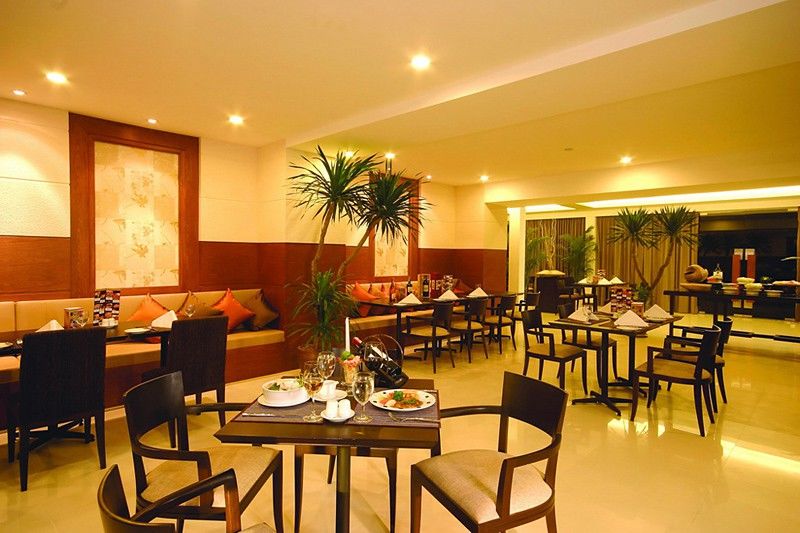 Furamaxclusive Sathorn, Bangkok Otel Restoran fotoğraf